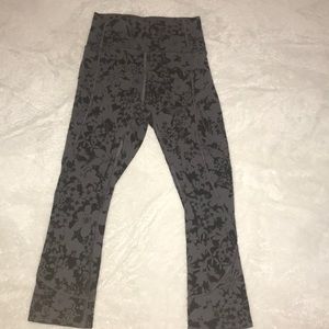 floral LULU LEMON capri leggings